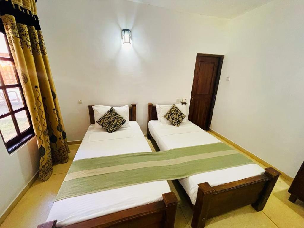 Kingfisher Resort Sigiriya Buitenkant foto