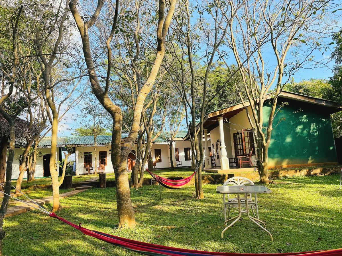 Kingfisher Resort Sigiriya Buitenkant foto
