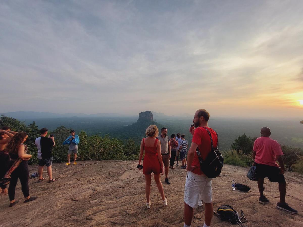Kingfisher Resort Sigiriya Buitenkant foto